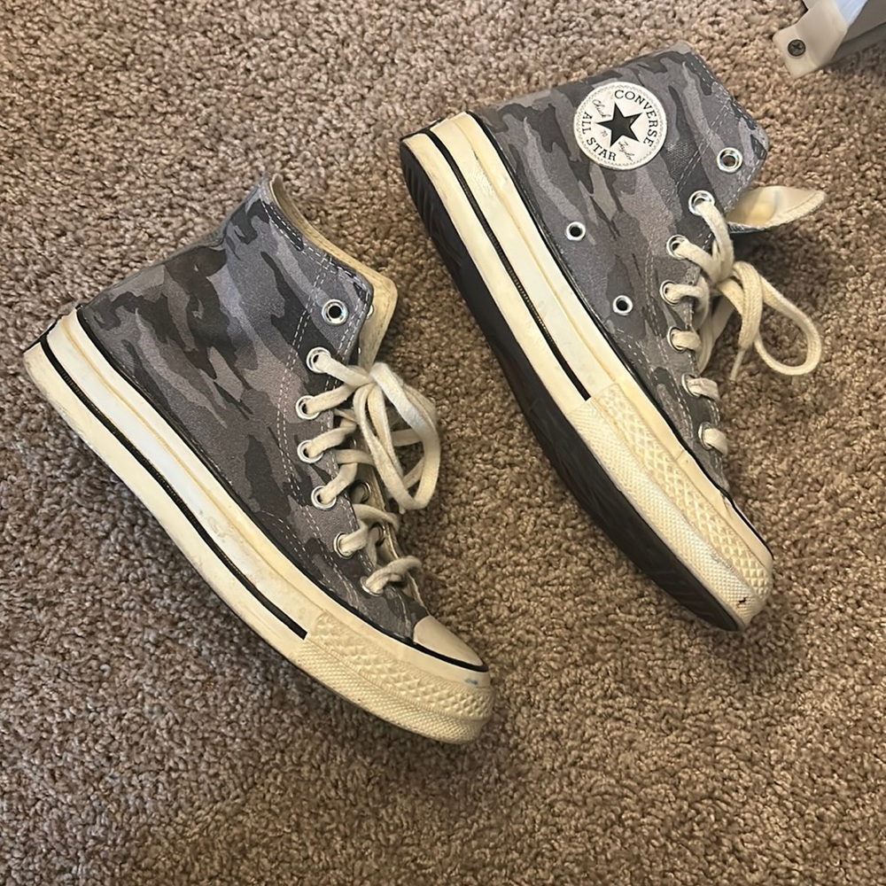 Converse high tops size 4